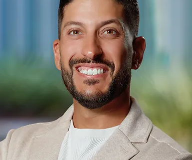 Aaron Hasnain Headshot