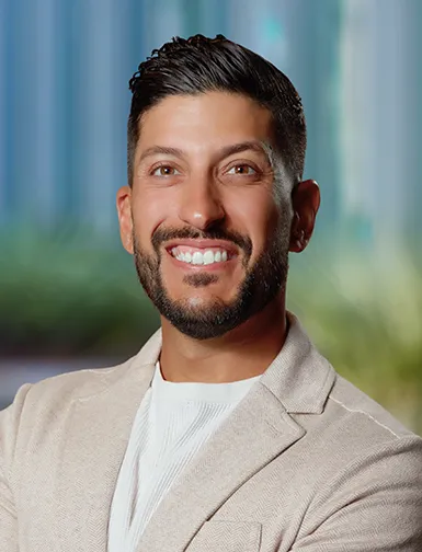 Aaron Hasnain Headshot